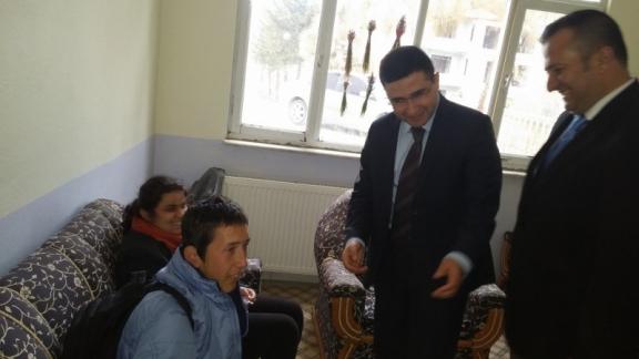 Kaymakamımız İsmail PENDİK ve İlçe Milli Eğitim Müdürümüz Fatih BURĞUT İlçemizdeki Eğitim ve Rehabilitasyon merkezini ziyaret etti.