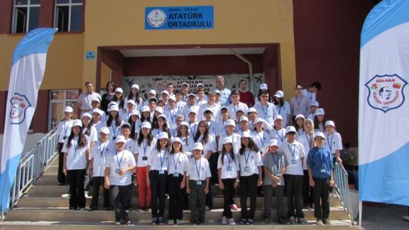 Atatürk Ortaokulu 4006 Bilim Fuarını Gerçekleştirdi.