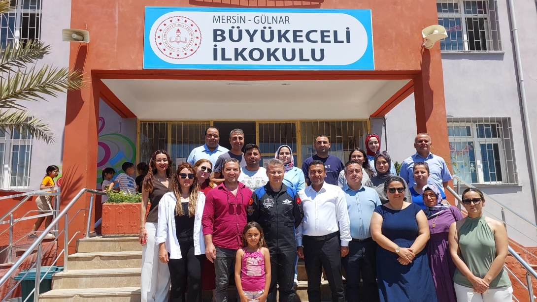 İLK TÜRK ASTRONOTUMUZ ALPER GEZERAVCI BÜYÜKECELİ'DE ÖĞRETMEN VE ÖĞRENCİLERLE BULUŞTU